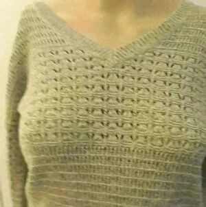 DKNY knit long sleeve v neck trendy waist length stylish gray casual sweater M